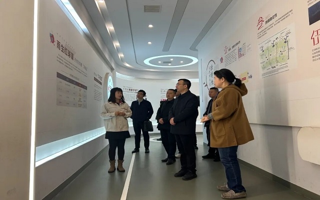 荊州市委副書記金鵬率隊(duì)調(diào)研艾詩特透明工廠，助力蝦青素產(chǎn)業(yè)“破壁出圈”